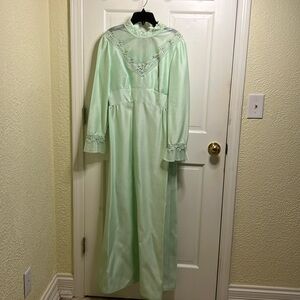 Sylvia Ann Dresses | Vintage 60’s Sylvia Ann Pistachio Green Long-Sleeved Dress